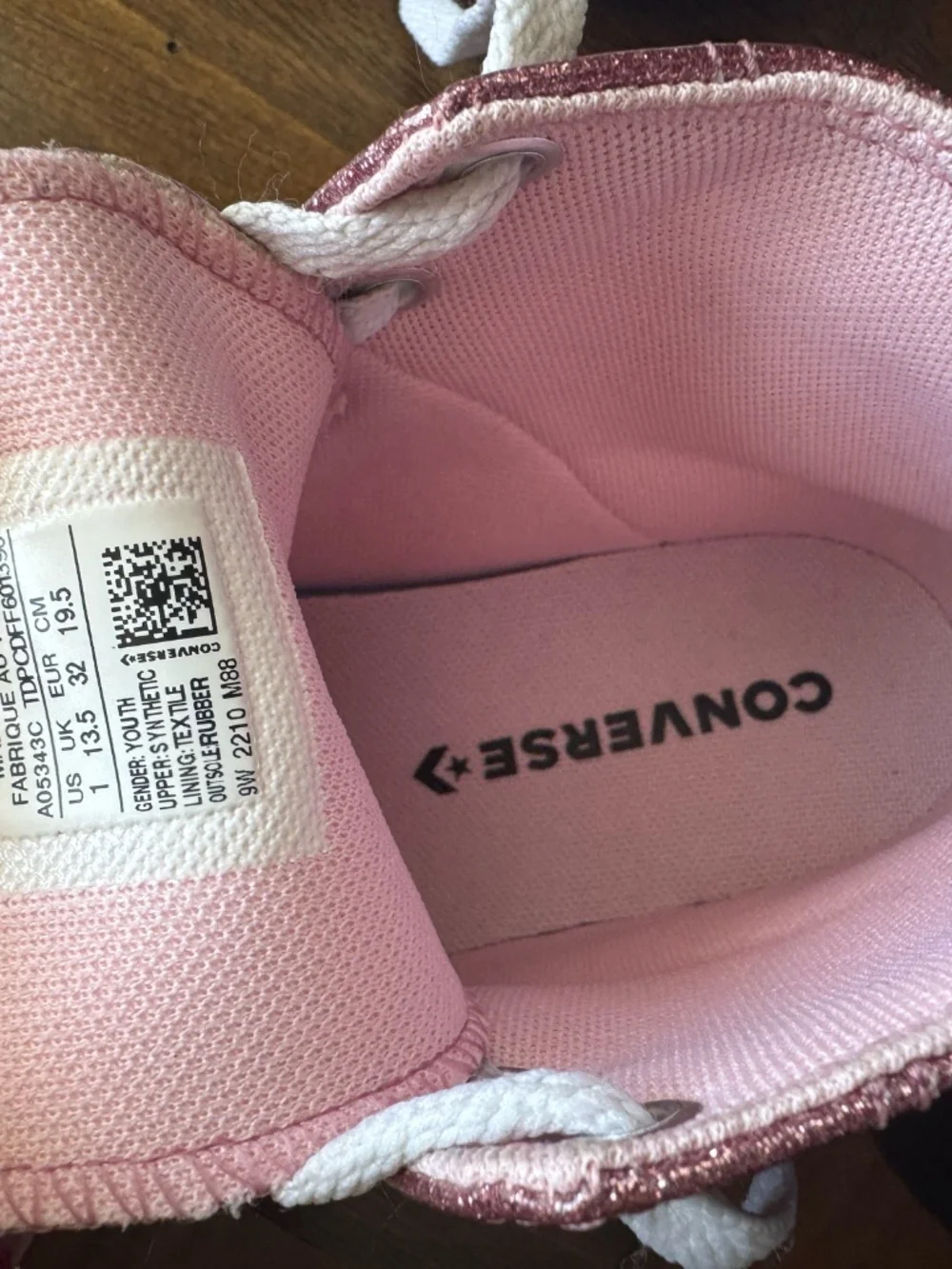Converse Girls All Star Hightops Size 1, Pink Sparkle Gently Used